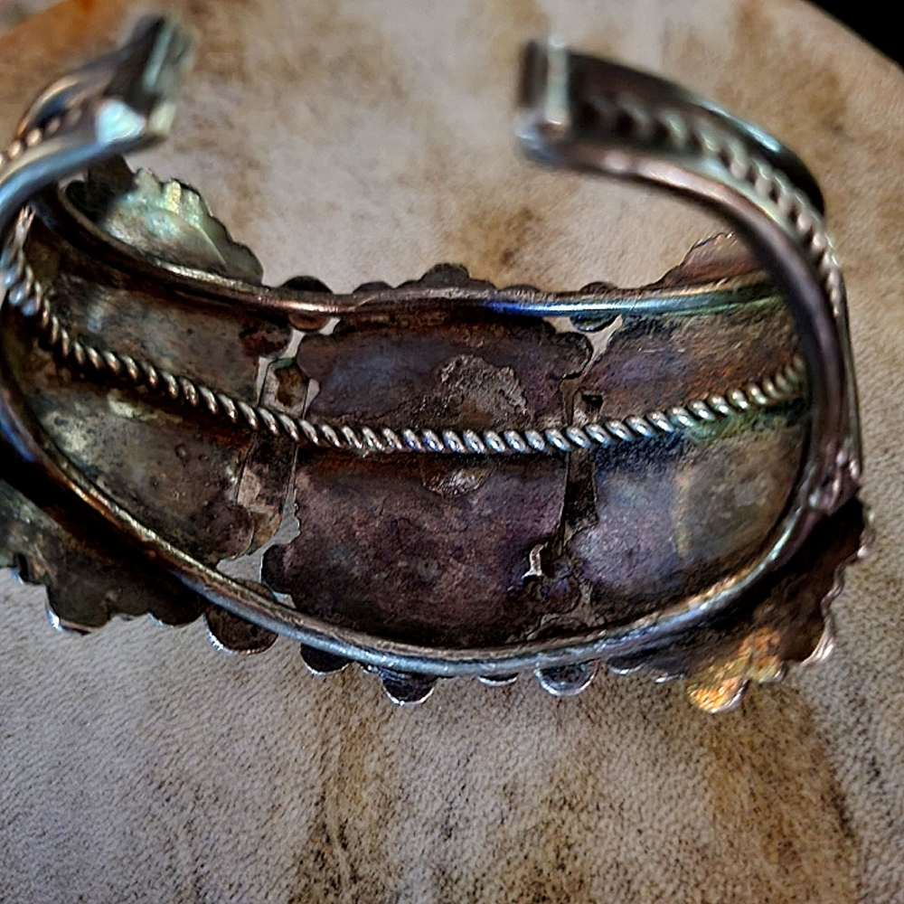 VINTAGE NATIVE AMERICAN STERLING SILVER & TURQUOISE CUFF